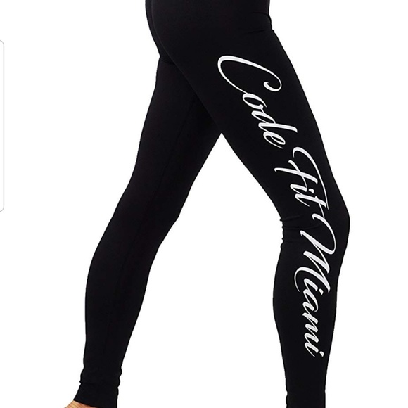 Yoga Power Dry-Fit Word Print Compress - Picture 2 of 3